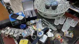 Барахолка город Кармиель есть всё и даже серебро .