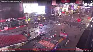 Spiderman 21 EarthCam Live  Times Square in 4K   YouTube   Google Chrome 2020 04 19 10 08 32