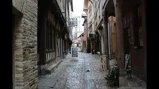 Places to see in ( Troyes - France ) Ruelle des Chats