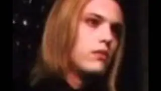 CAIUS VULTURI (KISS ME)