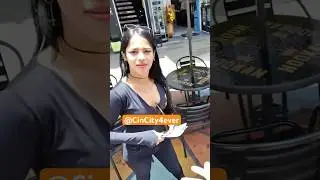 Strolling through Parque lleras 🇨🇴 #medellin #colombia #travel #travelvlog #beautiful #women