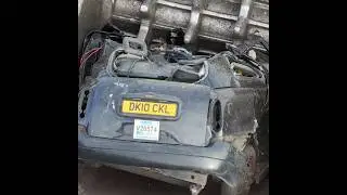 LONDON TAXIS INT TX4 goes into the SHREDDER💥🤯 #automobile #recycling #scrapyard #vehiclerecycling
