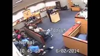 JUDGE AND PUBLIC DEFENDER HAVE FIST FIGHT IN COURTROOM!