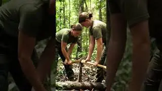 🪖🪾🪵US Army Girl Cutting Wood with an Axe in the Jungle #army #shortvideo