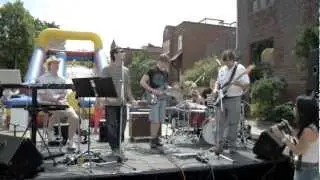 Contraban plays Black Dog