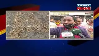 Jharsuguda: Farmers Dump Vegetables On Road Protesting Against Closure Of Weekly Market