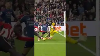 DAVID RAYA TRIPLE SAVE!