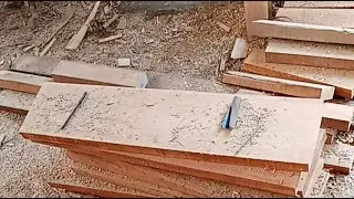 rutinitas membuat pintu kayu