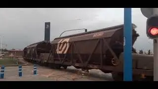 FGC 257.01 + vagones de la potassa con pitadon &egrave;pico en el ZAL Zona Service Center.