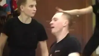 Русские парни ансамбля Калинка (Новокузнецк). Народный танец с шашками. russian dancing men