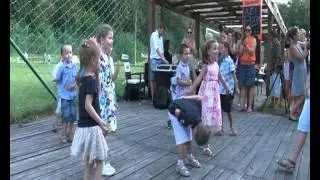 Dansuri la serbare - Gradinita Kids Paradise Brasov, iulie 2012