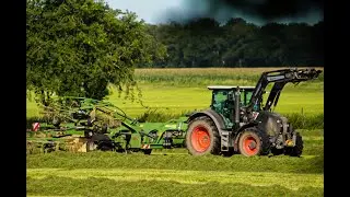 Schwaden mit Claas Arion und Krone #farming #agriculture