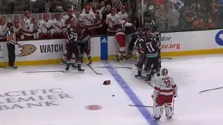 Brenden Lemieux tries to go after Pavel Mintyukov - SCRUM