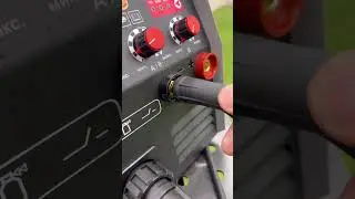 Инверторный сварочный аппарат Ресанта в действии😎 Great welder work!