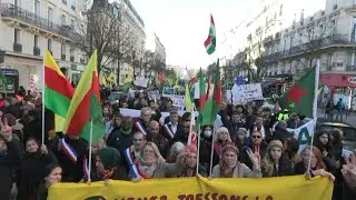 Paris: des milliers de manifestants en solidarit&eacute; avec les Kurdes de Syrie | AFP Images