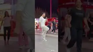 “跳曳步了”，今天这情路弯弯不跳滴脚下磨出火星子就不结束