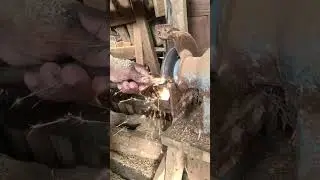 How to make a chair legs with lathe🪑|පුටු කකුල් ලියවීම.#antiques #carpenter#srilanka#shorts
