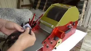 Carding &Aring;sen-wool on the Ekelund Carder part 1- English