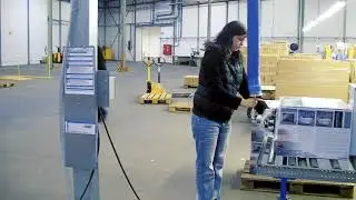 Подъемник VacuQuickLift: перемещение картонных коробок