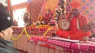 हाथ मै लेकै एक तारा वौ तो सतगुरु सतगुरु बोलै। मतवारी मीरा सतसंग करती डोलै ।।।