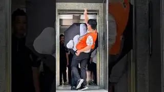 Stopping a Bully in the Elevator | ONEMAN #ONEMAN #KindnessMatters #StandUpForOthers #EverydayHero