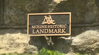 Deere-Wiman House unveils plaque celebrating historical landmark status