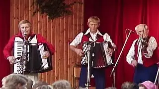 Freddy Kristoffersen og P.A. Røstads orkester spiller Norska valsen