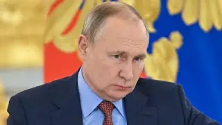 Doctors rushed to Putin's bedside after he needed 'urgent medical care'