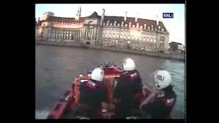 Tower lifeboat helps teenager in water at Westminster