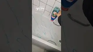 Sparkling Clean Bathtub✨️ #cleaninghacks #homehacks #cleanwithme #bathroomcleaning