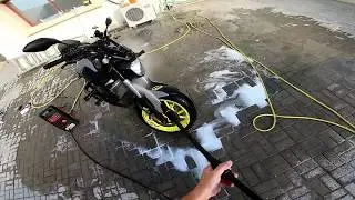 Yamaha MT-07 wash at home