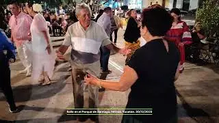 30 de diciembre 2025 - Baile en el Parque de Santiago en Mérida Yucatán. Video 2.