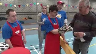 2023-mei-10 jaar spellenmiddag gehandicapten Reuselse sporthal