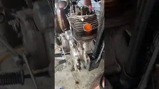 Old Royal Enfield bullet engine work#shorts#viral#shortsfeed#youtubeshorts#trending#engine#bullet#yt
