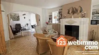 Dans un cadre idyllique, maison d'architecte de 321 m&sup2; hab. sur un terrain de 3 491 m&sup2;. Une piscine.