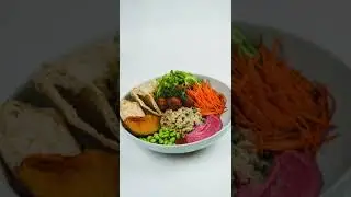 Nom nom nom, are you starving now?🤤