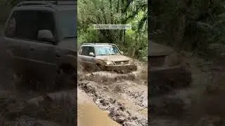 TR4 tamb&eacute;m representa no barro ! #offroad #4x4 #atoleiro #55garage #tr4