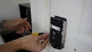 ¿Cual es la mejor Cerradura inteligente? Kwikset Premis vs August Español