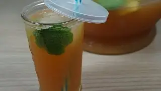 Erfrischendes Grapefruit-Minze Getr&auml;nk