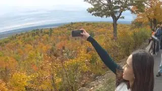 Filipino Girl experiences Fall in Canada for the first time