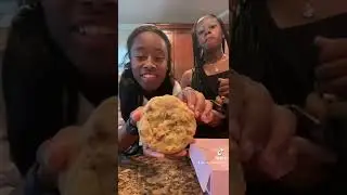 Weekly Crumbl Cookie Review w/ TSFL!!!