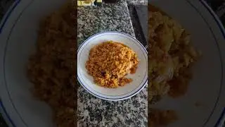 Cocina de le&ntilde;a, y arroz con pollo.