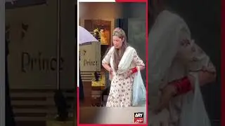 Mahira Khan spotted bargaining in a Karachi market, video goes viral #mahirakhan #karachi #market