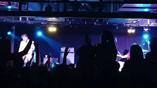 OLD MERVS - Wait Around - Live @ the Hobart Uni Bar's final gig ever (28/06/2025)