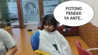 Daneen Lakia Potong Rambut di Salon