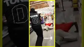 Дюк вылил вино на Криса в &laquo;Таргете&raquo; 😳😂