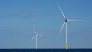 Will cutting clean energy tax credits help Iowans? Politicians disagree