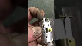 Manual reset fluorescent light starter guts
