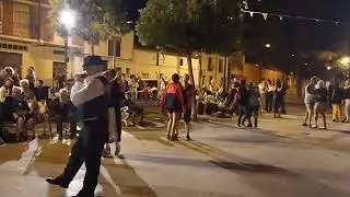 JuanRa Junior. Barrio San Frontis. Agosto 2023 Publico bailando Maria la portuguesa.
