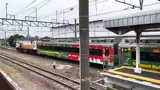 KA Argo Dwipangga dengan livery spesial Natal dan Tahun baru